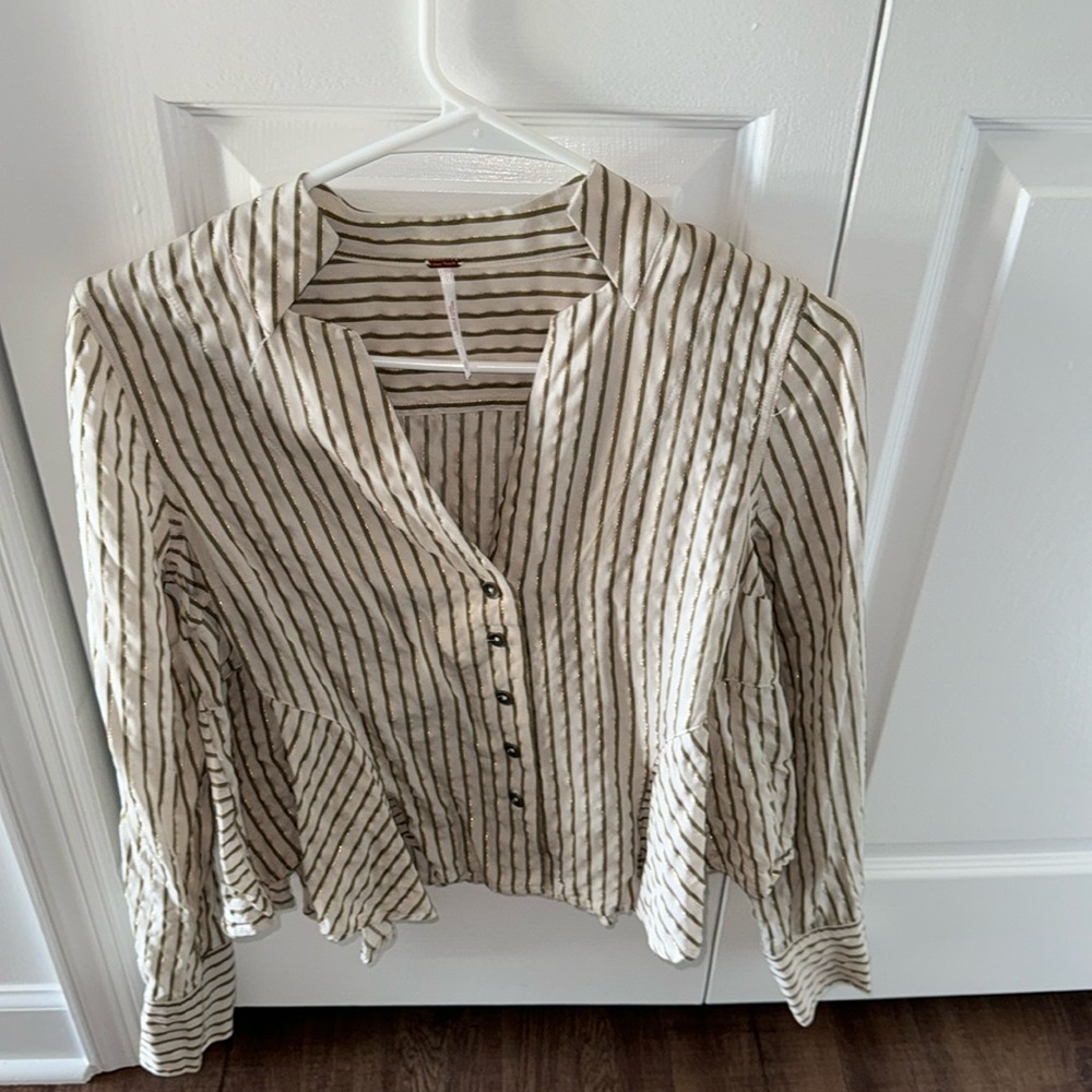 ✨✨Free People size XS striped blouse- offers welcomed!!✨✨